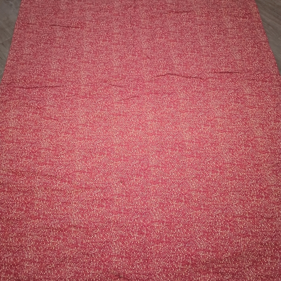 Beautiful pink backing quilt with yarn ties. - Picture 14 of 16